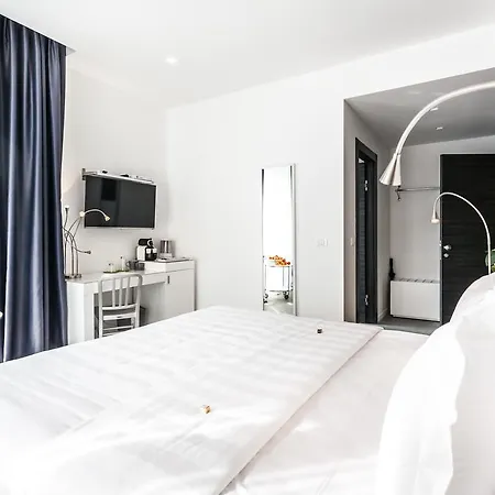 Made To Measure Business Guest house