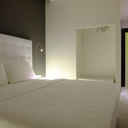 Made To Measure Business Guest house